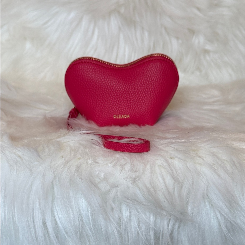 Oleada NWOT Mini Le Couer Pouch Heart-Shaped in Poppy (pinkish red)